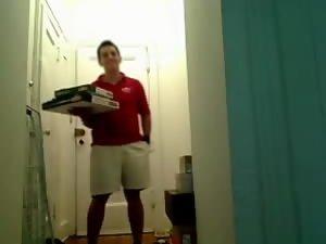 Silly girl is naked in front of a pizza boy Picture 2