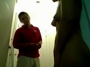 Silly girl is naked in front of a pizza boy Picture 8