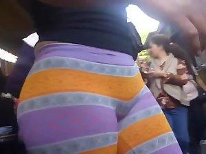 Ass that sticks out of a big crowd Picture 3
