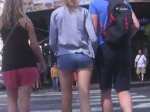 Creepshot of a sweet small butt Picture 4