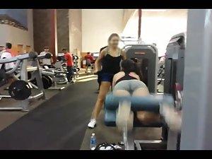 Gym girls spied during their workout Picture 4