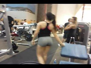 Gym girls spied during their workout Picture 5