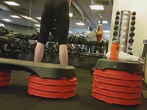 Hot ass ruined my workout Picture 5
