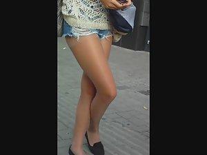 Sexy tan lines under shorts Picture 3