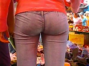 Tight buttocks in jeans hypnotized me Picture 3