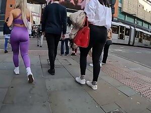 Blonde sex bomb is most noticeable girl on street Picture 4