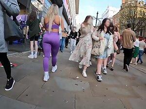 Blonde sex bomb is most noticeable girl on street Picture 7