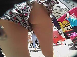 Up shorts look on amazing teen ass Picture 8