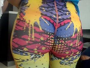 Cameltoe and big butt in cartoonish leggings Picture 4