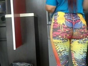 Cameltoe and big butt in cartoonish leggings Picture 8