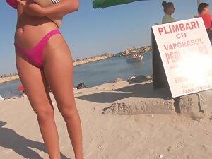 Hottie in bikini got perfect curves and smooth skin Picture 1