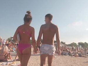 Hottie in bikini got perfect curves and smooth skin Picture 6