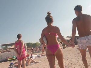 Hottie in bikini got perfect curves and smooth skin Picture 8