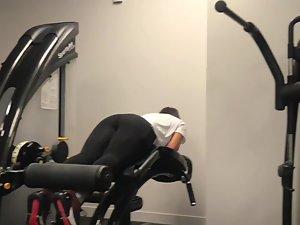 Tight bubble booty caught by a gym voyeur Picture 2