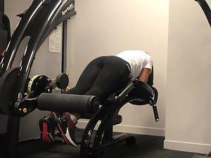 Tight bubble booty caught by a gym voyeur Picture 4