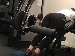 Tight bubble booty caught by a gym voyeur Picture 7
