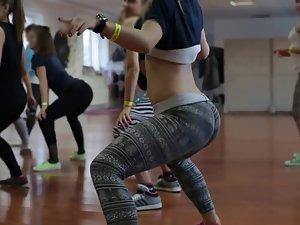 Superb ass during twerking training Picture 6