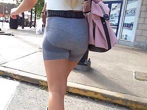 Sexy walk of a hot gym shorty Picture 1