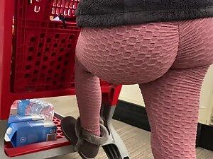 Soft bubble butt followed around supermarket Picture 6