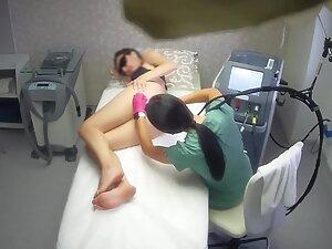 Spying on ass and pussy of a girl with playful feet Picture 7