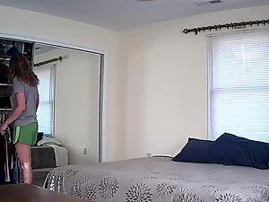 Spying on housewife that prepares a sex surprise Picture 3
