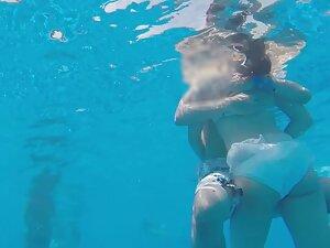 Underwater view of pussy fingering and handjob Picture 2