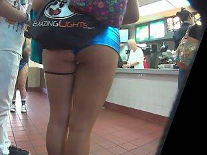 Party girls in fast food line Picture 5
