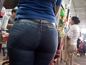 Big butt in jeans times two Picture 7