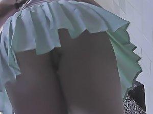 Long braided hair and hot ass in upskirt Picture 6