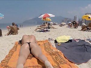 Beach voyeur inspects two girls on the go Picture 7