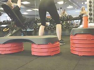 Gym voyeur checks out hot blonde during her workout Picture 7