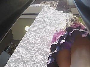Young upskirt in front of McDonalds Picture 4