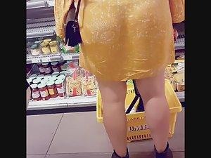 Yellow skirt opens up like a bell Picture 2