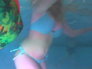 Big boobs from inside the swimming pool Picture 2