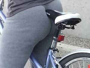 Bicycle seat pokes her gorgeous butt Picture 7