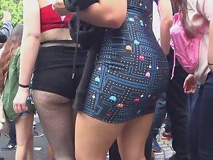 Hot party girl in pac man dress Picture 4