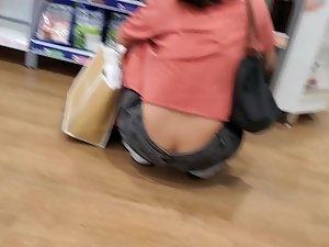 Quick look at accidentally exposed ass crack Picture 7