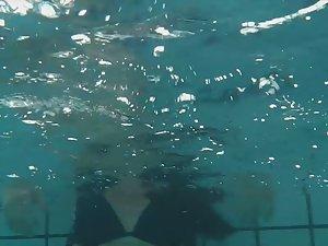 Underwater spying of a hot teen girl Picture 5