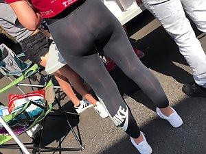 Sun shines on hot butt and reveals a thong Picture 5