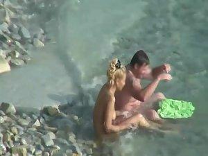 Decision to get naked on a beach Picture 2