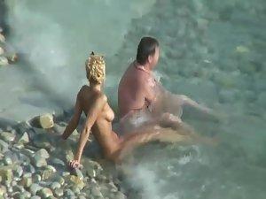 Decision to get naked on a beach Picture 4