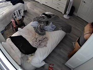 Spying on tattooed hottie changing clothes on the bed Picture 2