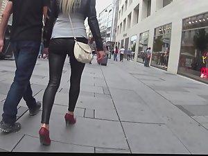 Sexy girlfriend in tight black leather pants Picture 5