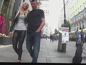 Sexy girlfriend in tight black leather pants Picture 8