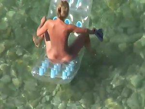 Flipper used as an oar in the water Picture 4