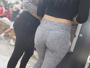 Hottest bubble butt in the entire big party Picture 6