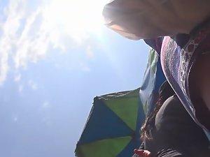 Exact moment of hot girl bending over Picture 4