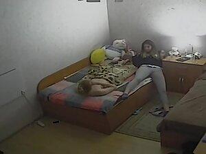 Girl massages her hot naked roommate Picture 7