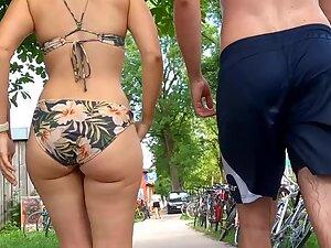 Tight bubble butt wiggles in regular bikini Picture 7