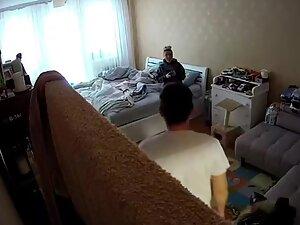 Spying how husband sticks it in for an ultra fast quickie sex Picture 1